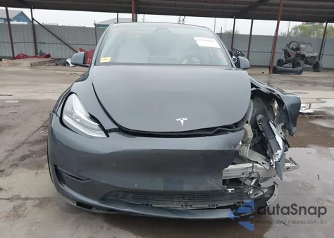 2022 Tesla Model Y Long Range Dual Motor All-Wheel Drive z USA, uszkodzony, nr VIN 7SAYGDEE8NF417890